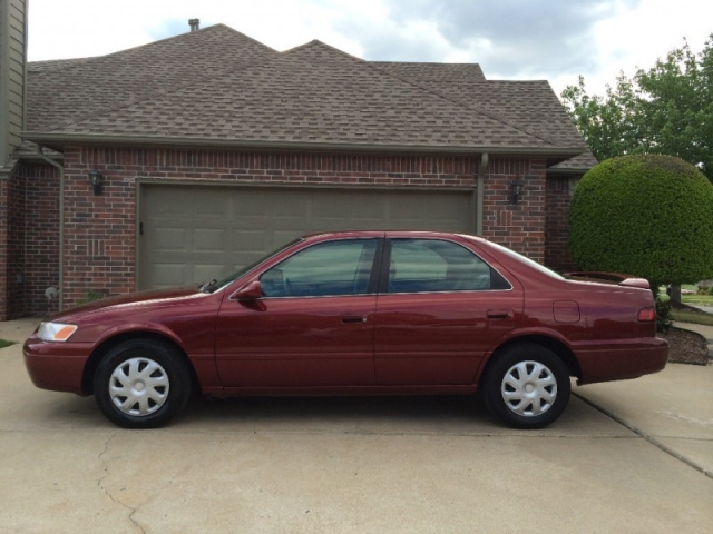 1999 Toyota camry le bergundy