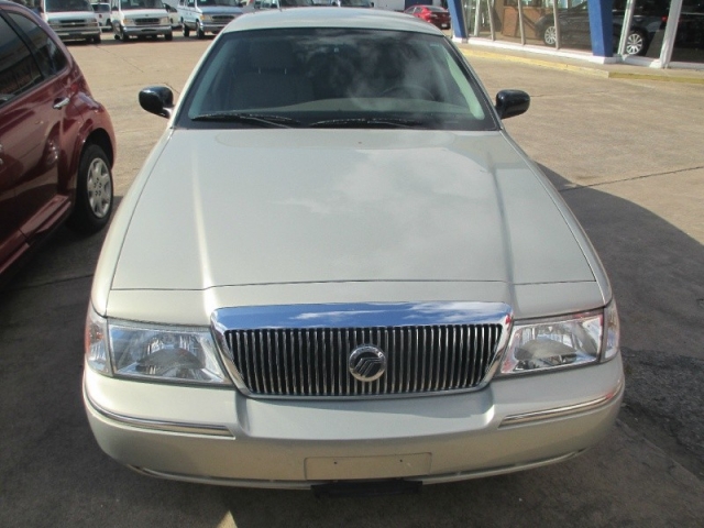 2004 Mercury Grand Marquis LS Premium --- Belt Line Location (972 ...