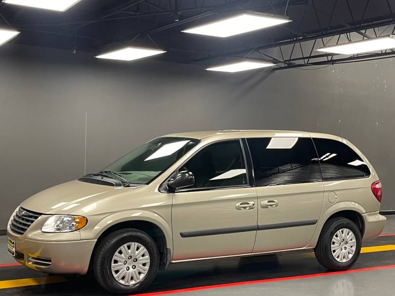 2006 Chrysler Town & Country FWD