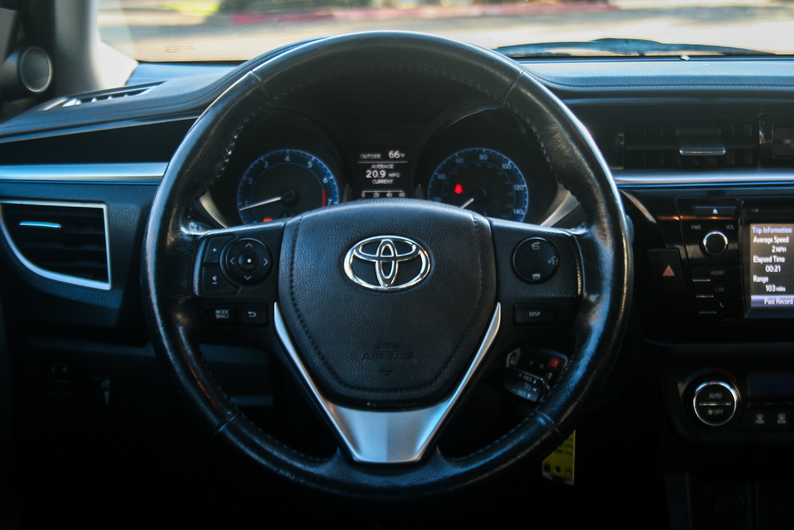 2015 Toyota Corolla 4dr Sdn Cvt S Premium